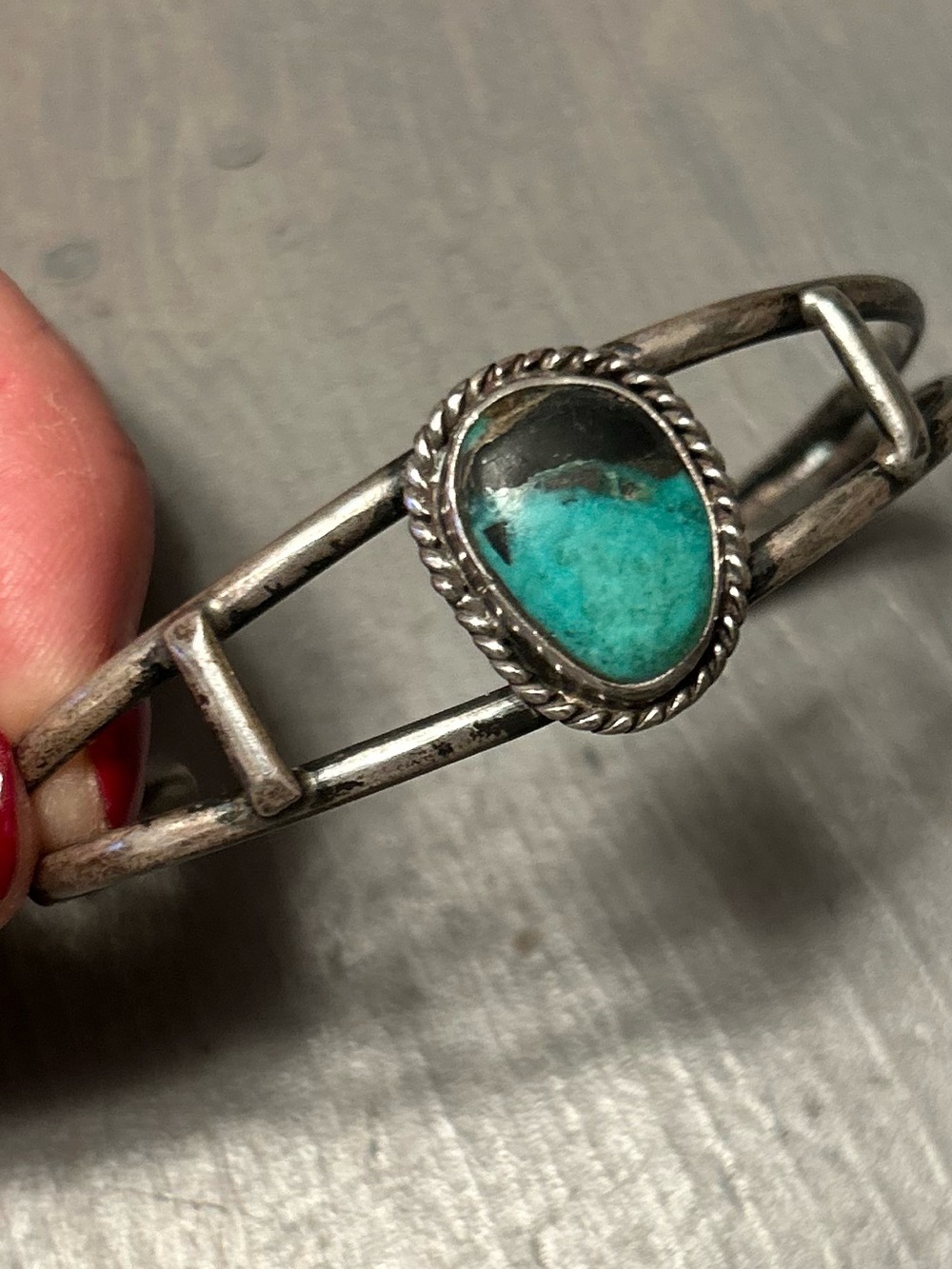 Stunning Navajo chariots ring
Unmarked 925
Turquoise stone